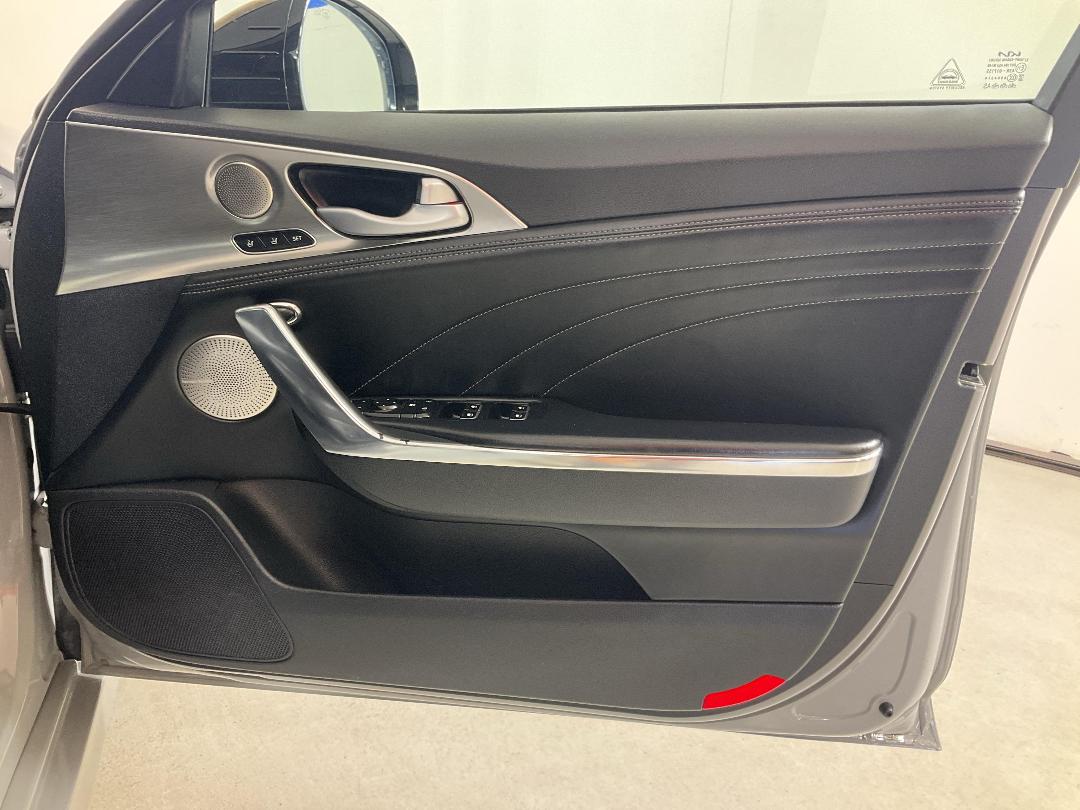 Photo '15' of KIA Stinger Photo '15' of KIA Stinger