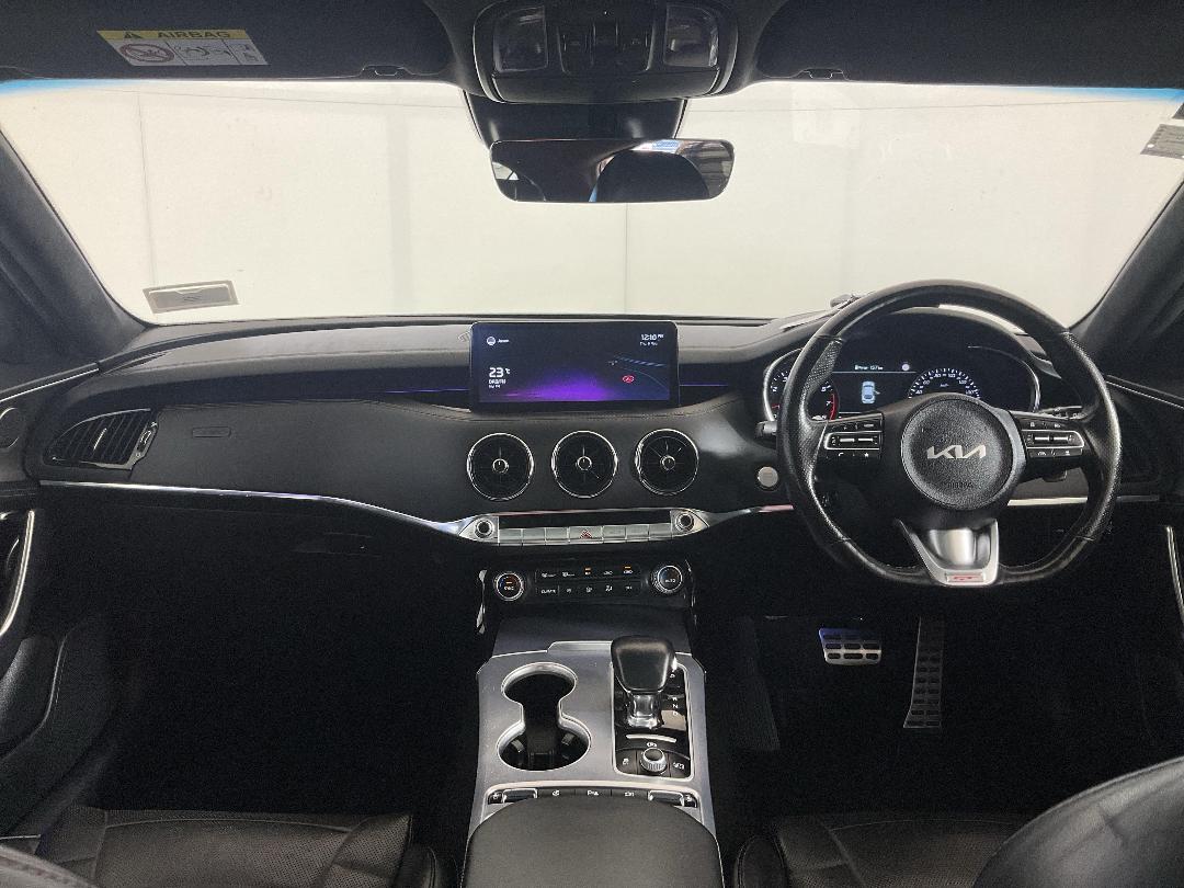 Photo '17' of KIA Stinger Photo '17' of KIA Stinger