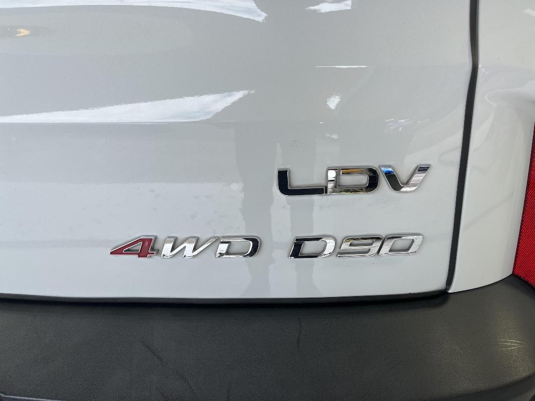 Photo '24' of LDV D90