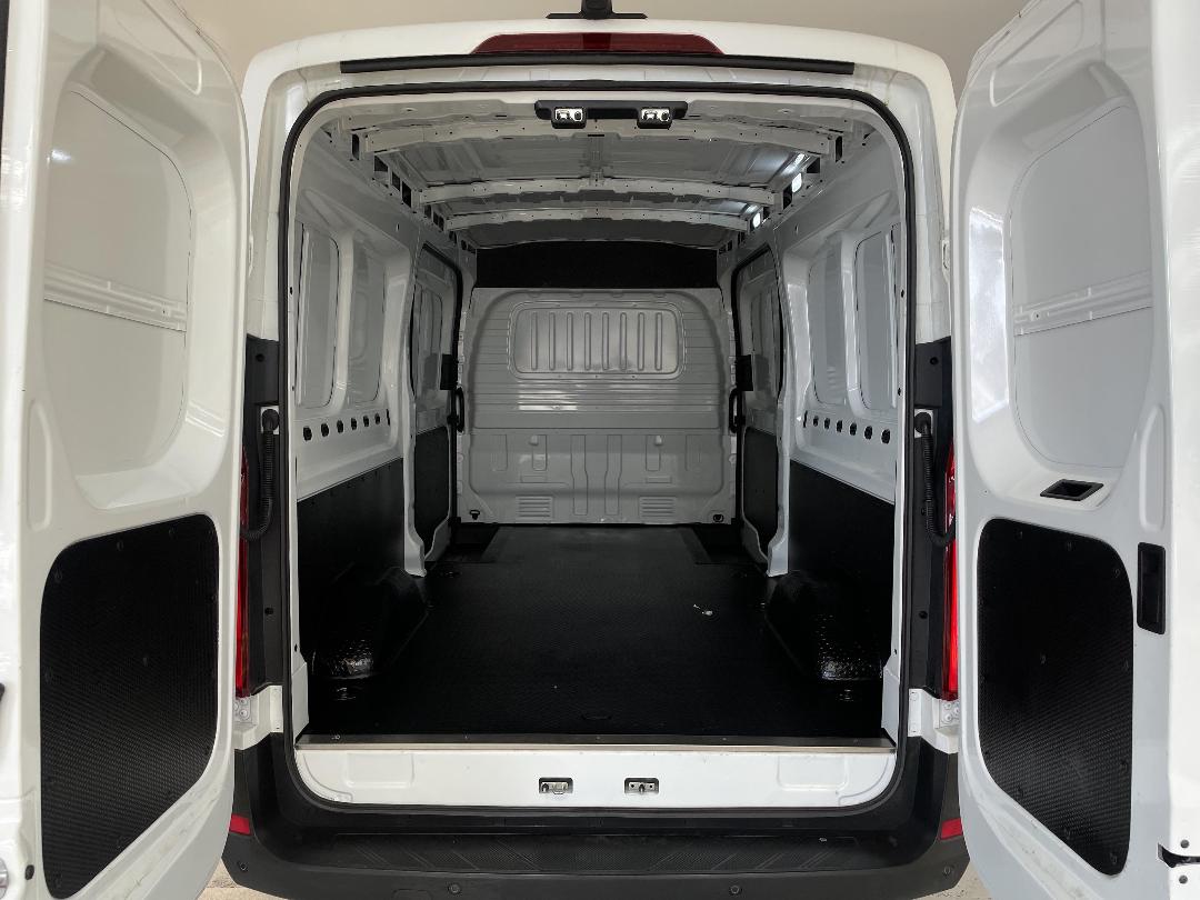 Photo '14' of LDV Edeliver 9