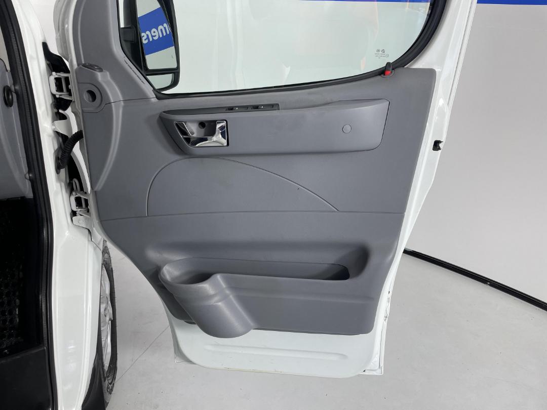 Photo '15' of LDV V80