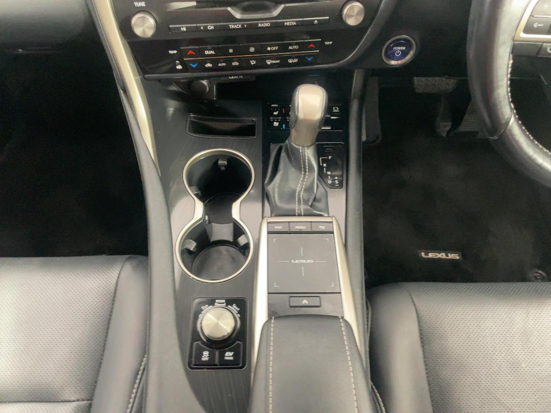 Photo '18' of Lexus RX450H