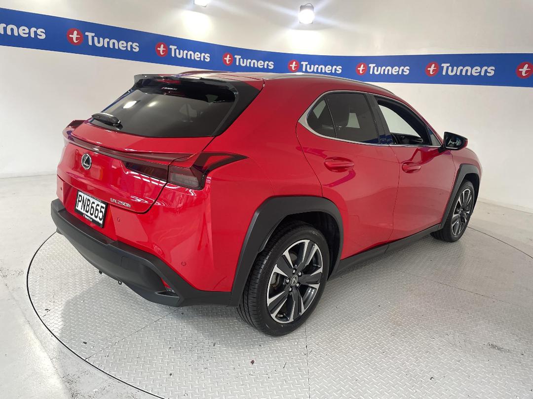 Photo '7' of Lexus UX250H