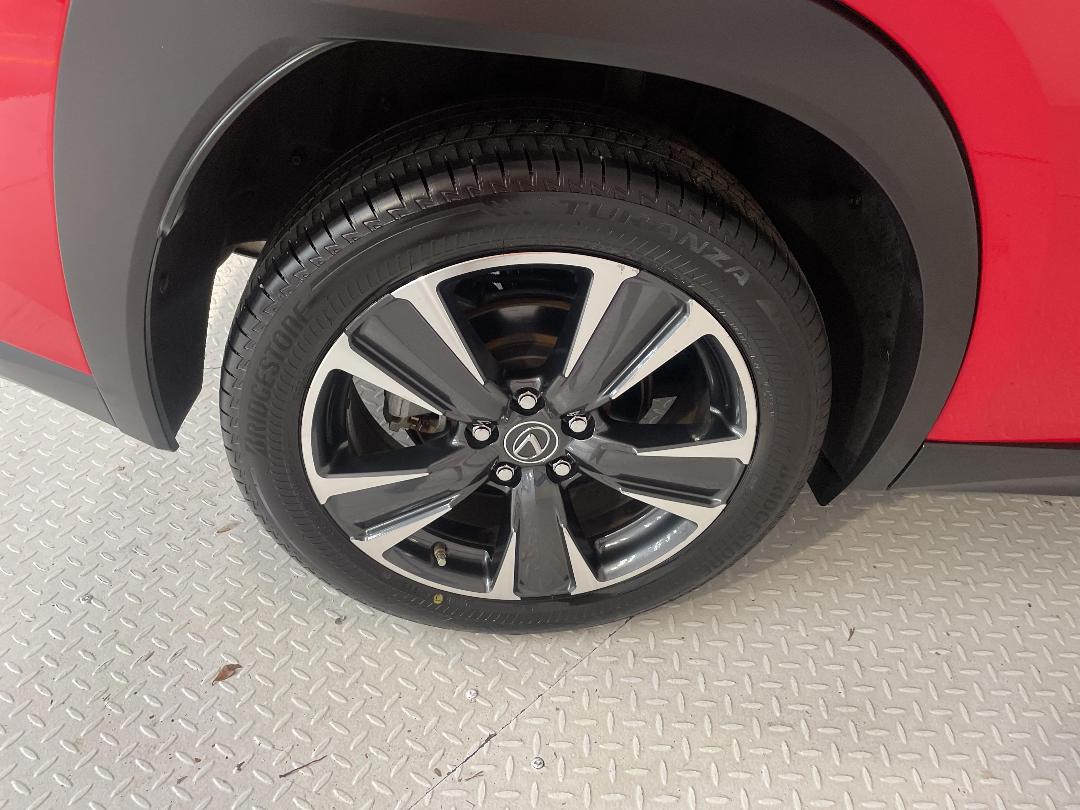 Photo '12' of Lexus UX250H