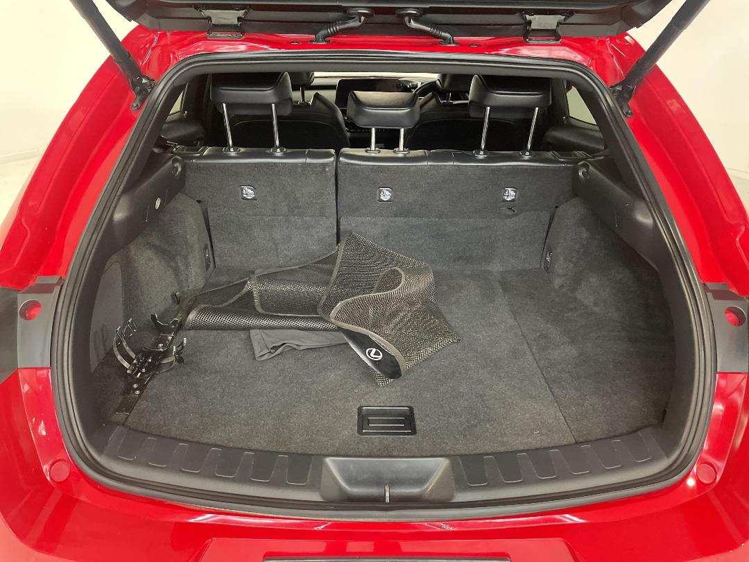 Photo '14' of Lexus UX250H