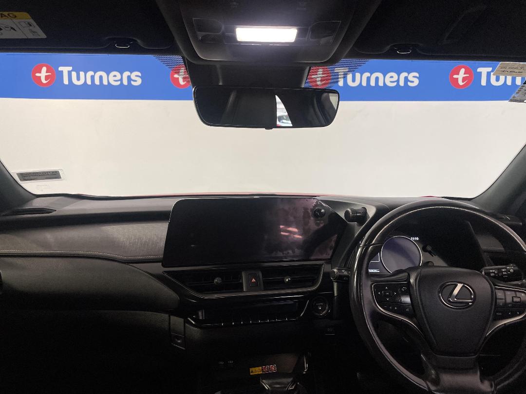 Photo '17' of Lexus UX250H