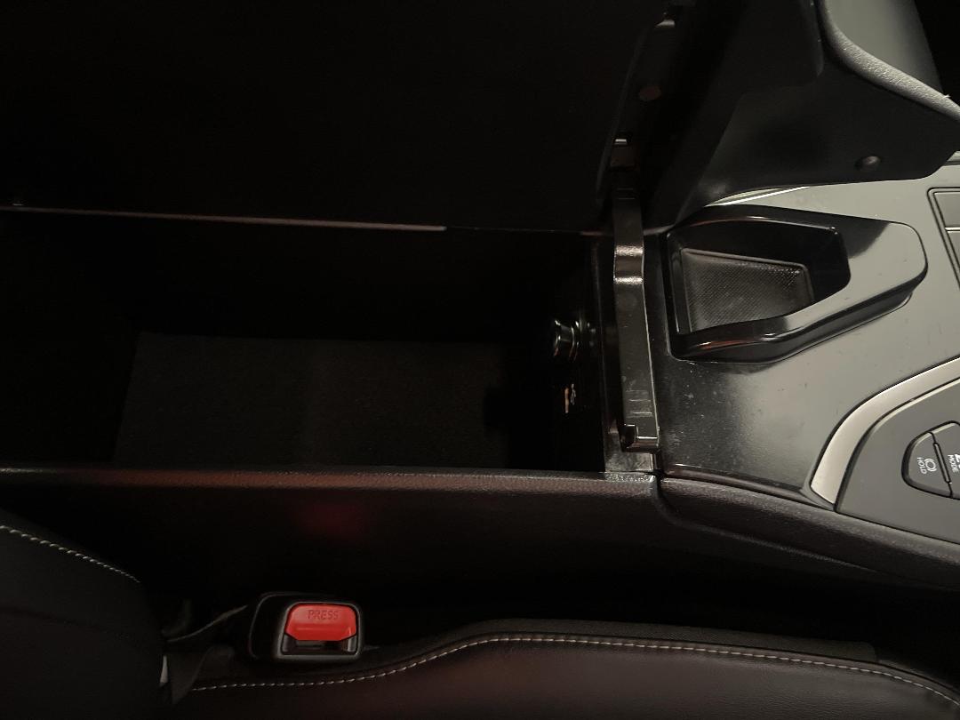 Photo '33' of Lexus UX250H