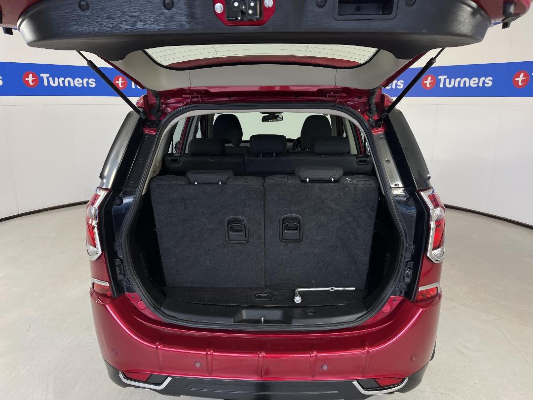 Photo '14' of Mahindra XUV