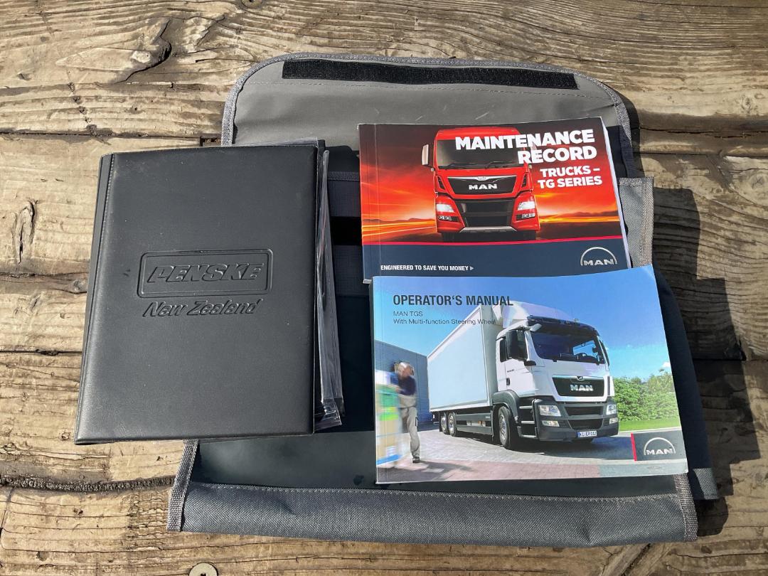 Photo '38' of MAN TGS 35.480   8X4 Flat Deck Crane