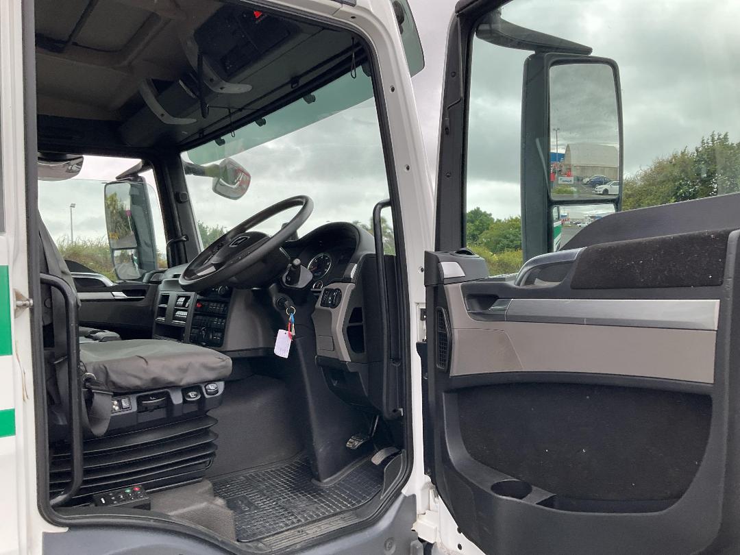 Photo '14' of MAN TGS 35.480   8X4 Flat Deck Crane