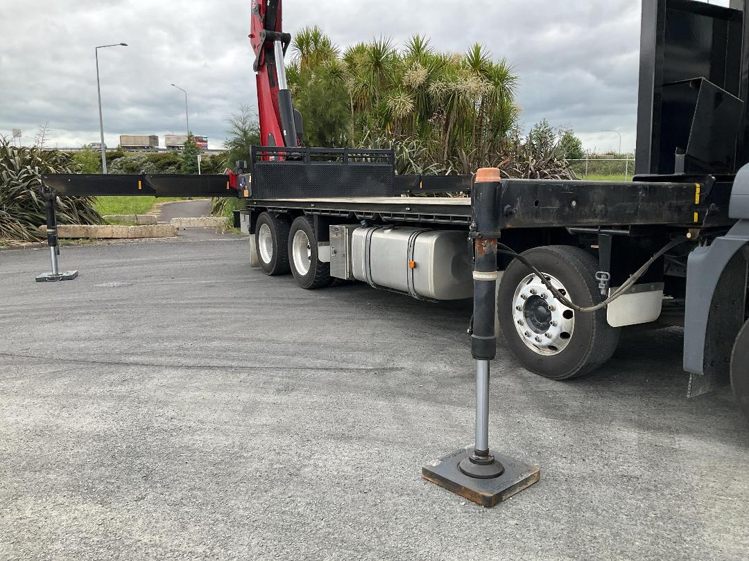 Photo '33' of MAN TGS 35.480   8X4 Flat Deck Crane