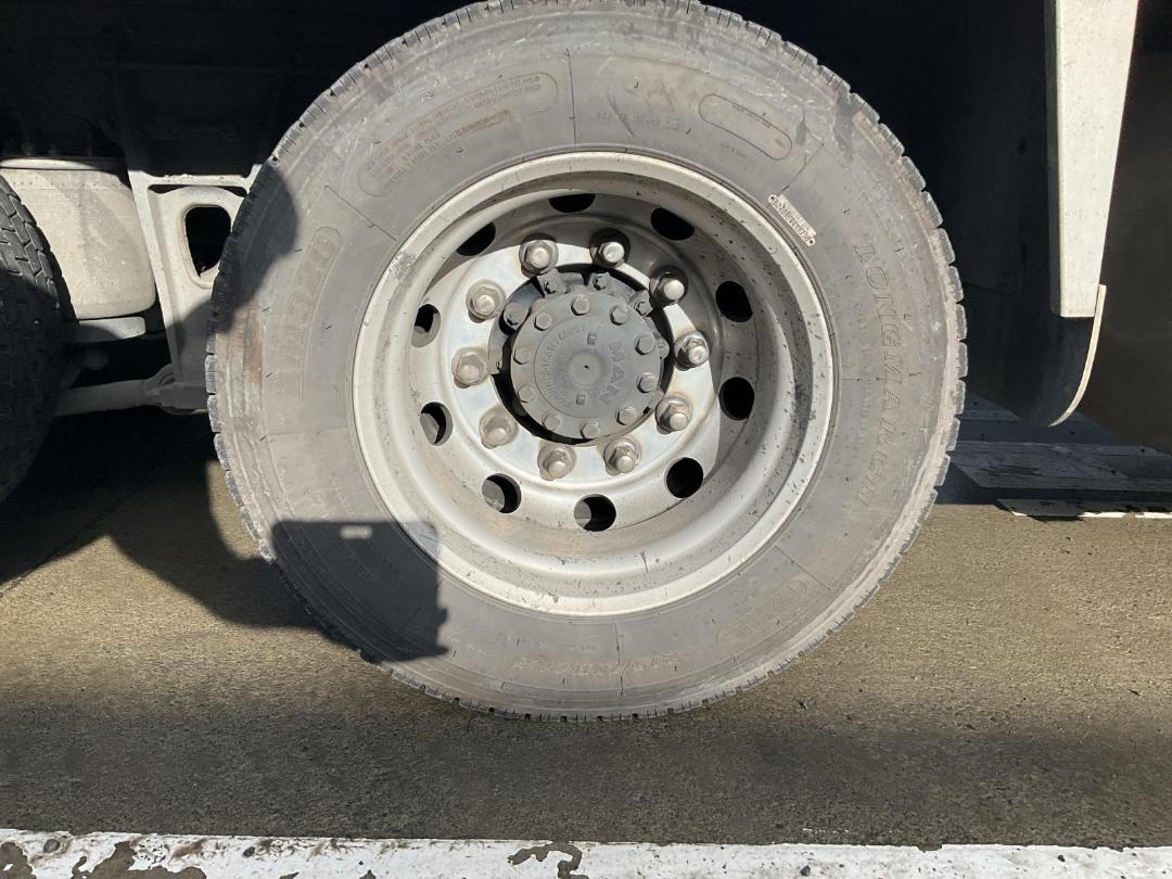 Photo '31' of MAN TGX 35.540    8X4 BL Curtainsider