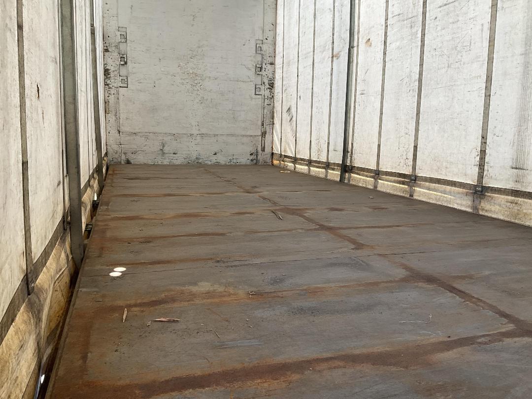 Photo '33' of MAN TGX 35.540    8X4 BL Curtainsider