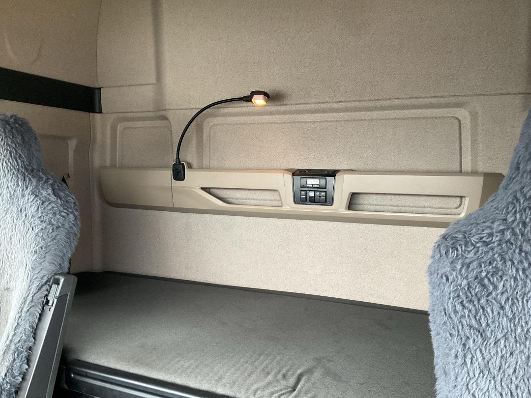 Photo '17' of MAN TGX 35.540 8X4 BL Curtainsider Photo '17' of MAN TGX 35.540 8X4 BL Curtainsider