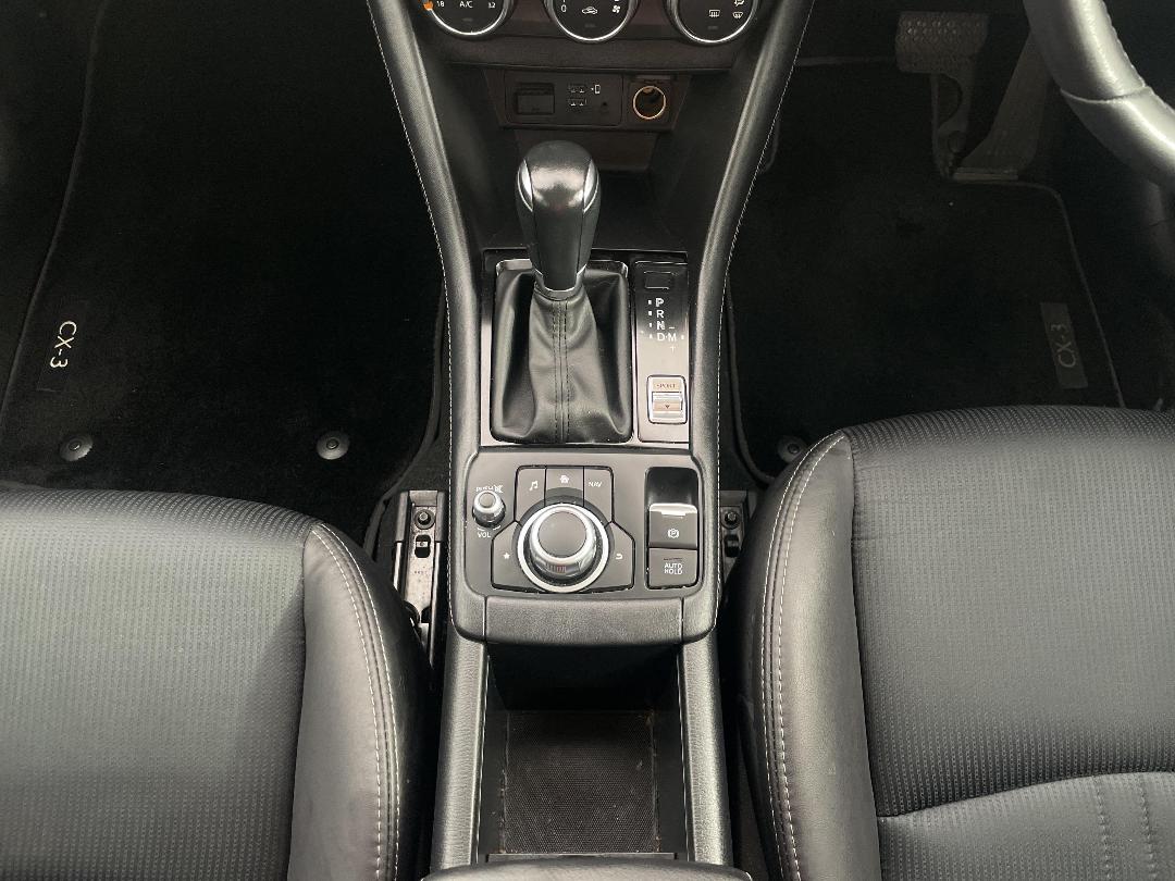 Photo '18' of Mazda CX-3