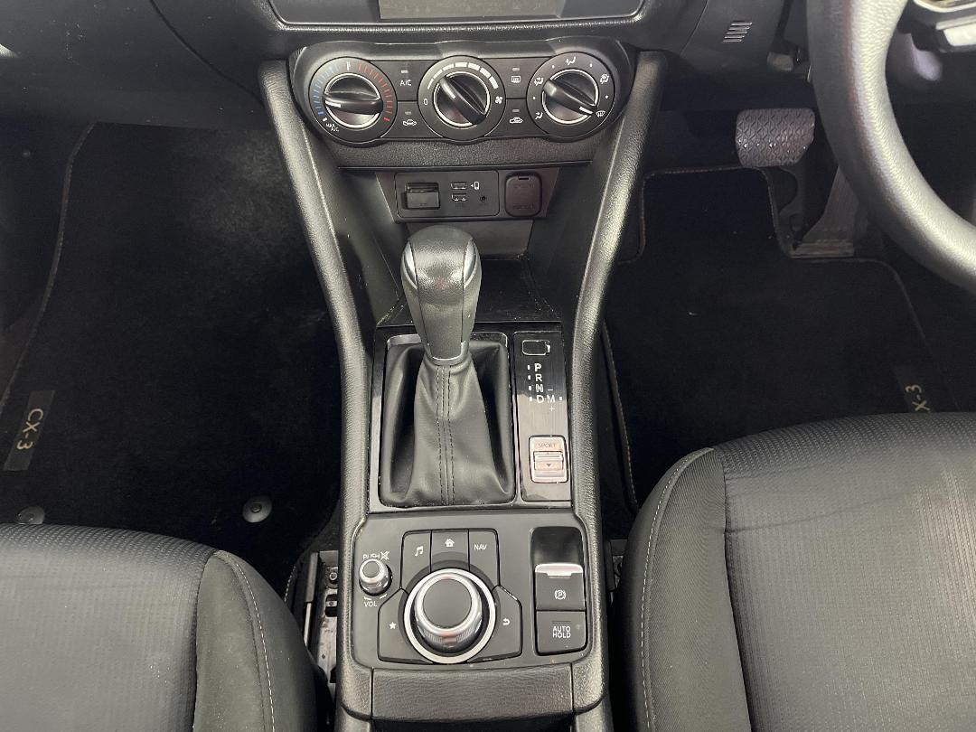 Photo '18' of Mazda CX-3