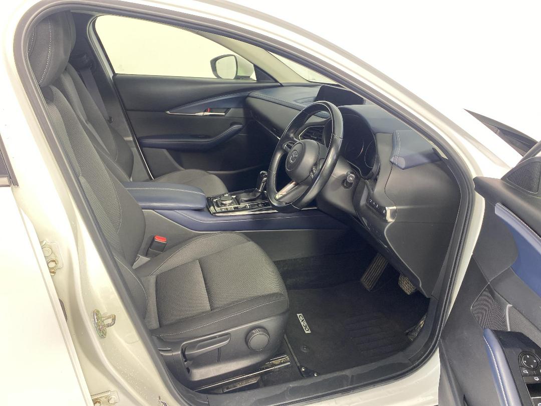 Photo '16' of Mazda CX-30