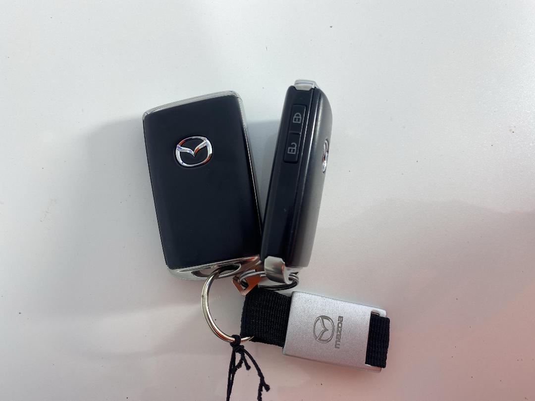 Photo '22' of Mazda CX-30