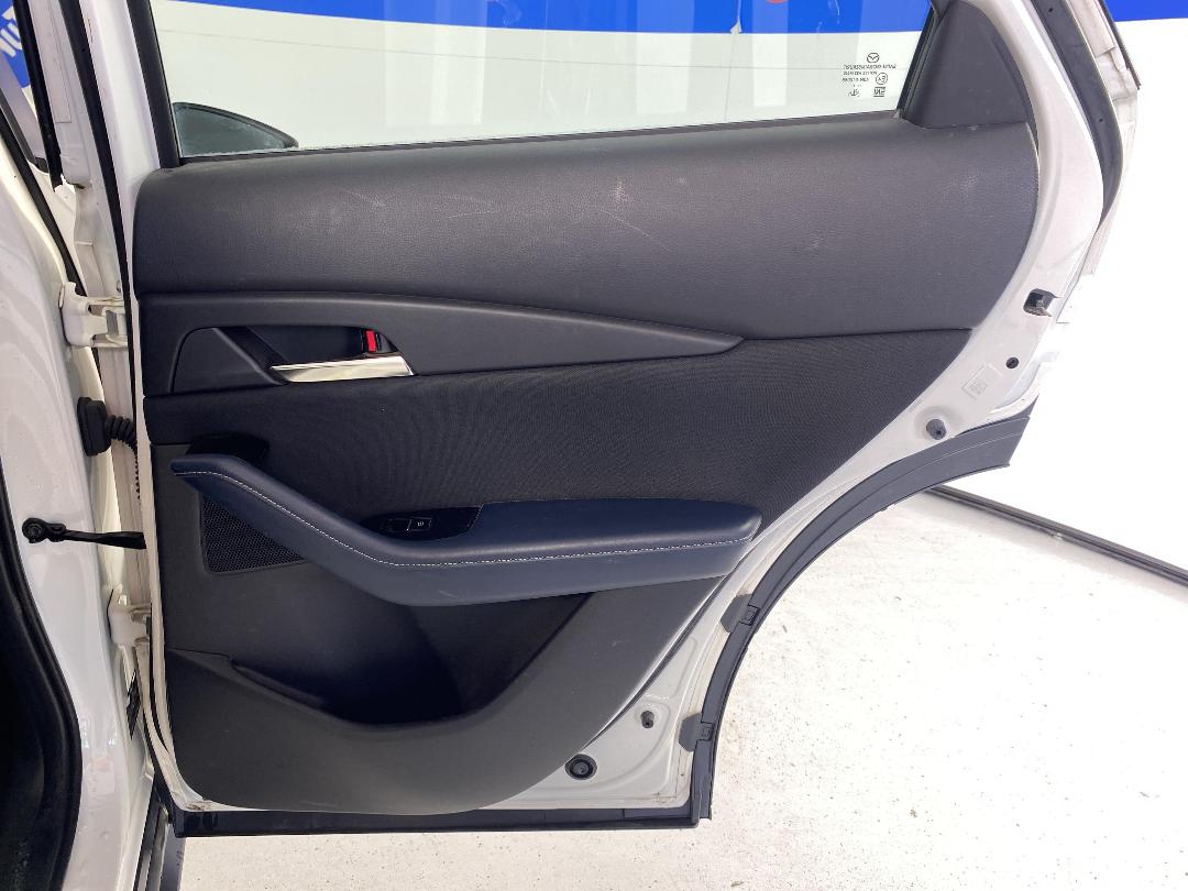 Photo '19' of Mazda CX-30