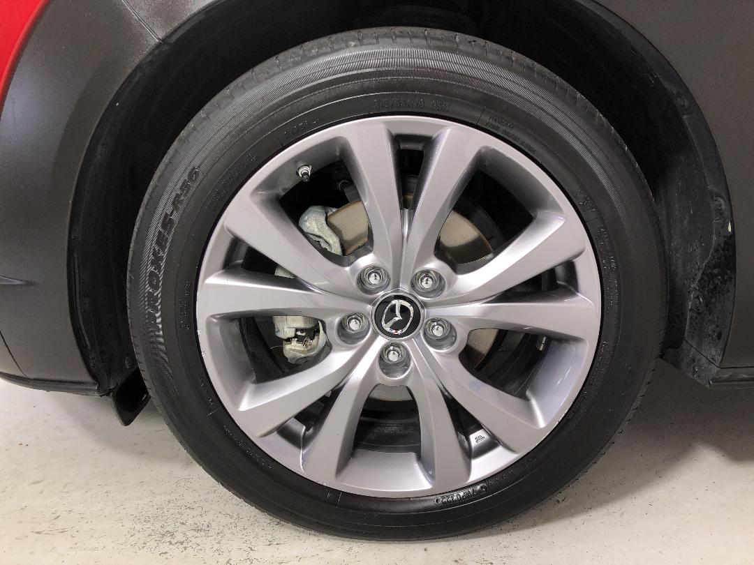 Photo '10' of Mazda CX-30