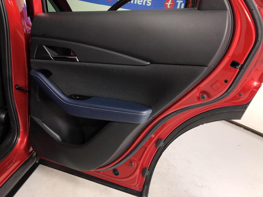 Photo '19' of Mazda CX-30