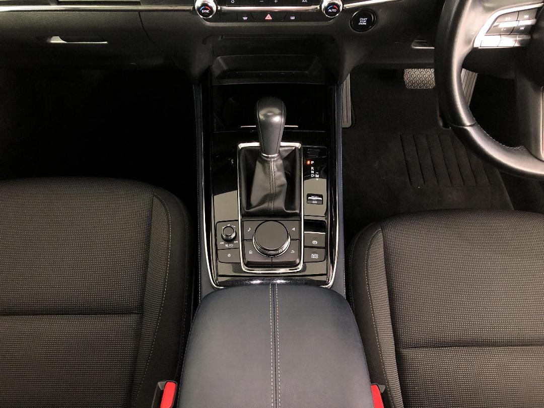 Photo '18' of Mazda CX-30