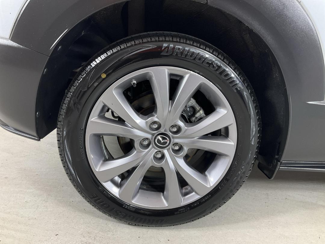 Photo '12' of Mazda CX-30