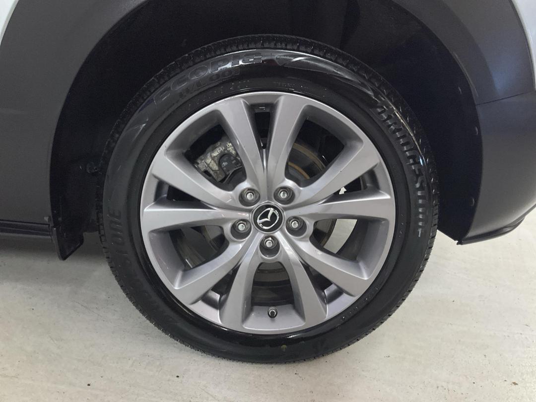 Photo '11' of Mazda CX-30