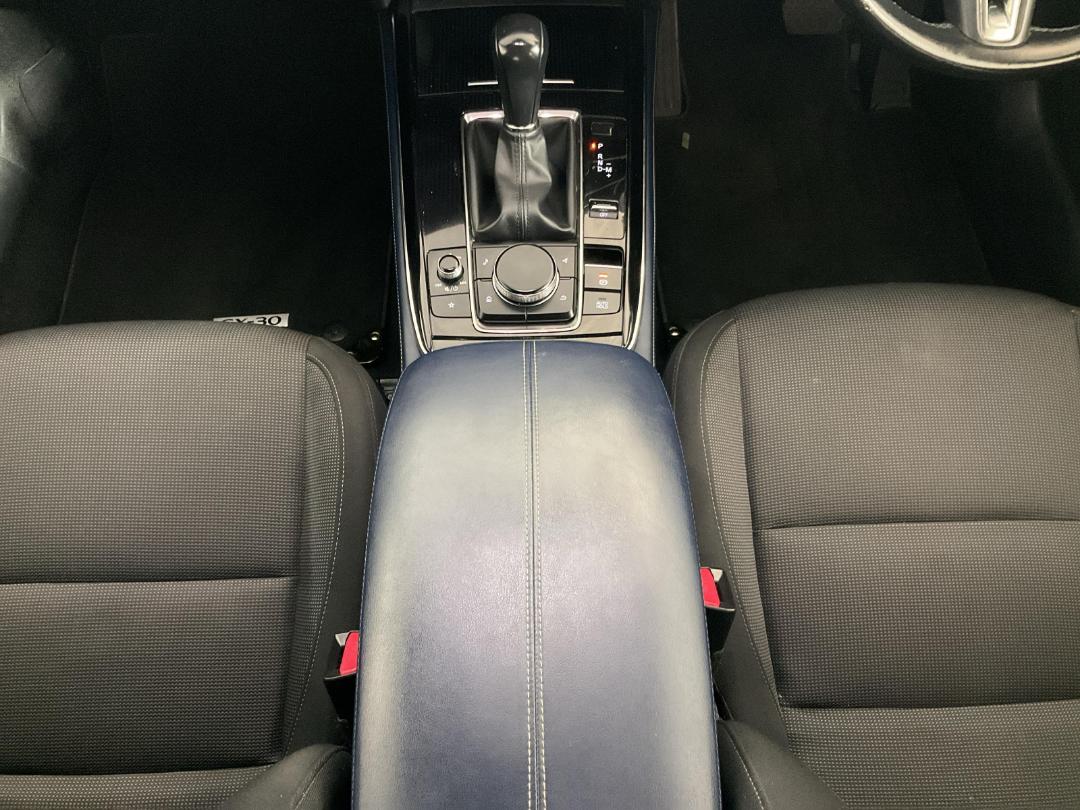 Photo '18' of Mazda CX-30