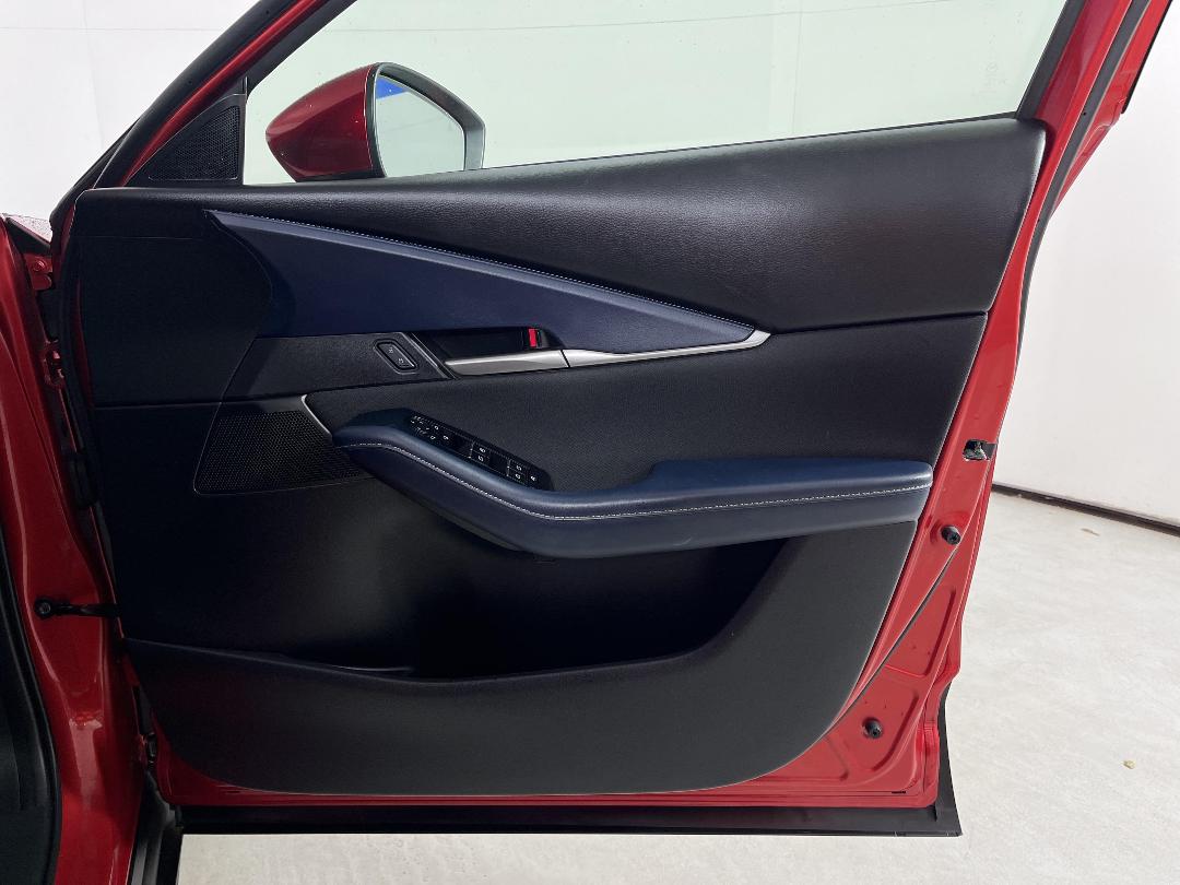 Photo '15' of Mazda CX-30