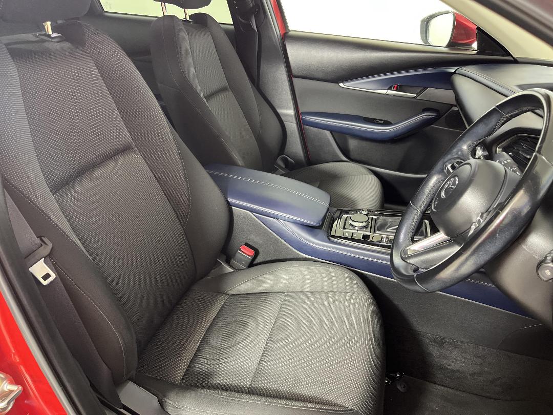 Photo '16' of Mazda CX-30