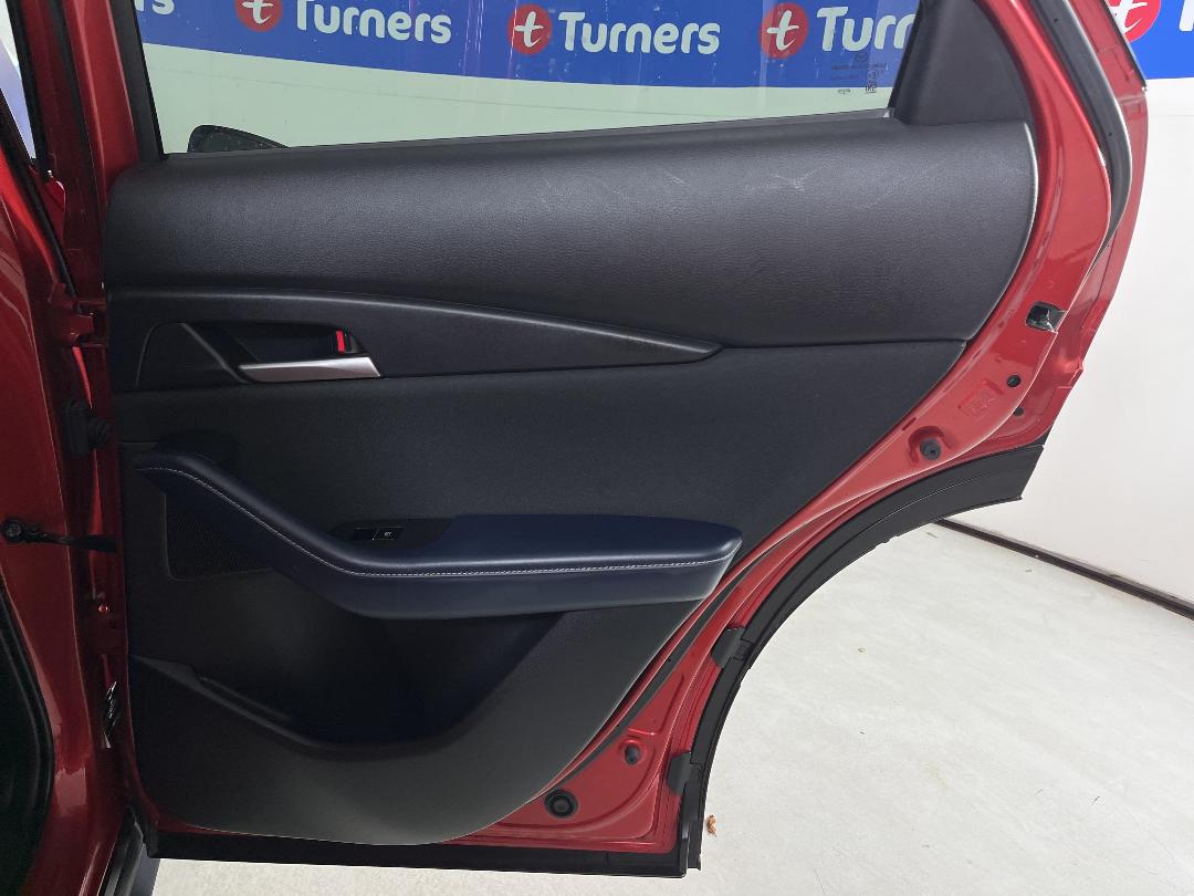 Photo '19' of Mazda CX-30