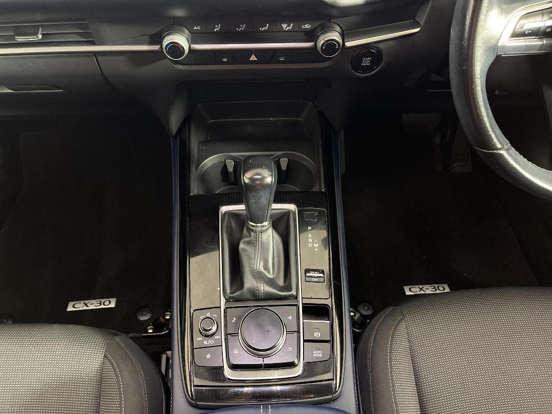 Photo '18' of Mazda CX-30