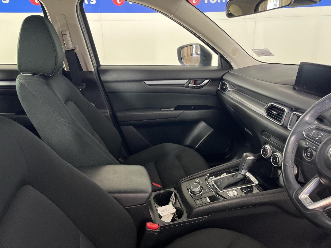 Photo '16' of Mazda CX-5 Photo '16' of Mazda CX-5