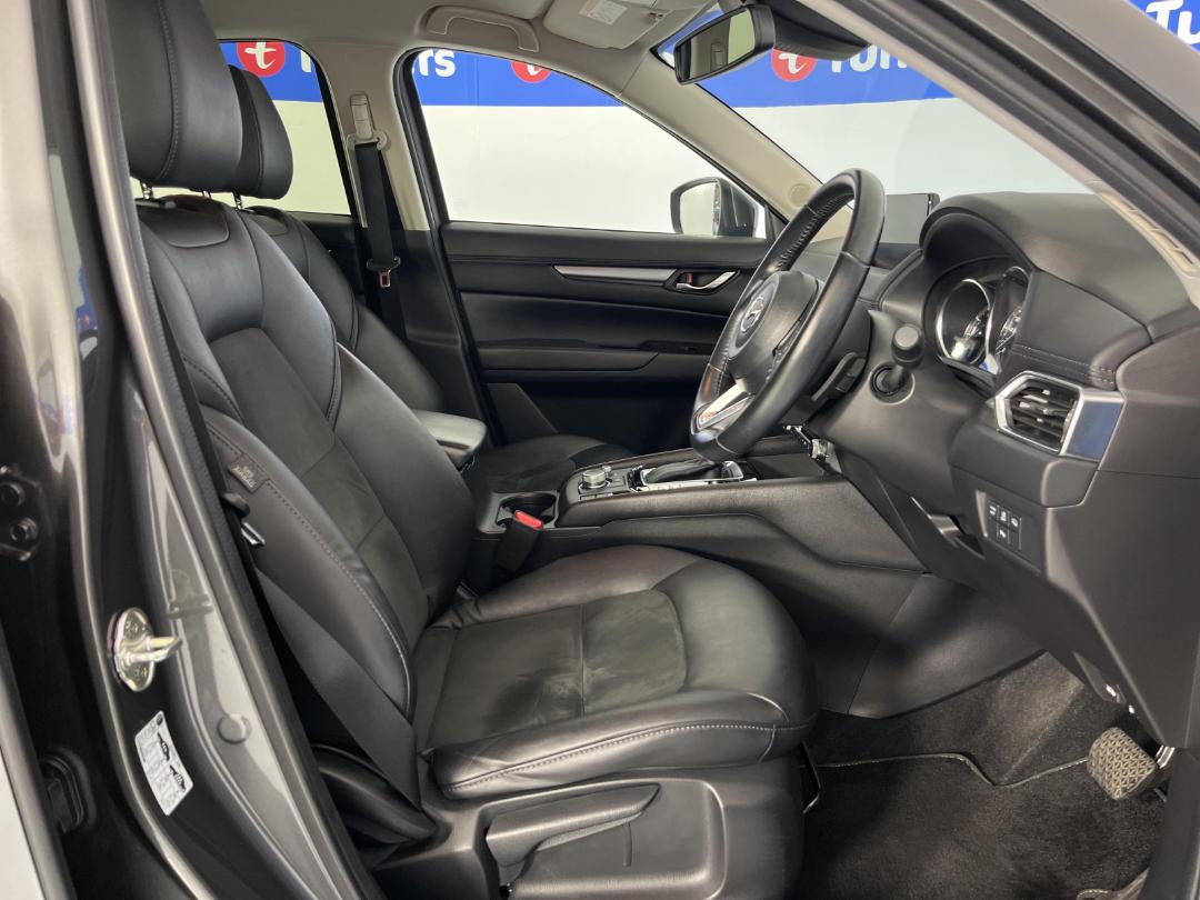 Photo '16' of Mazda CX-5