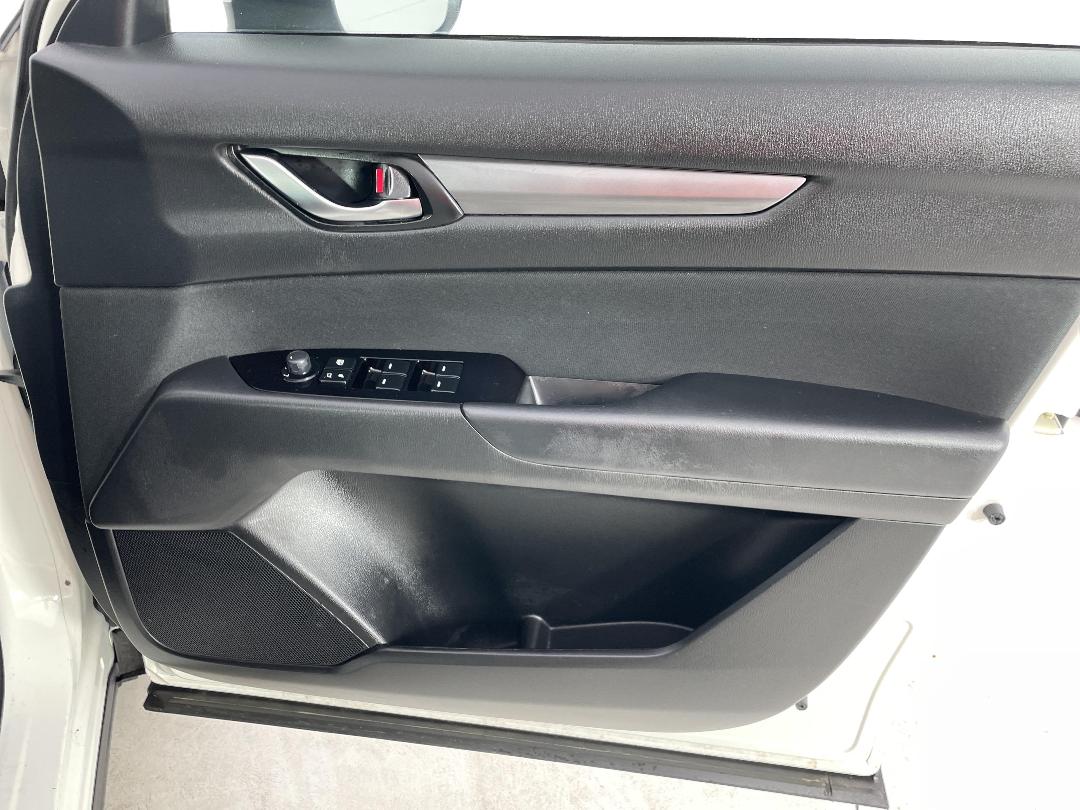 Photo '15' of Mazda CX-5