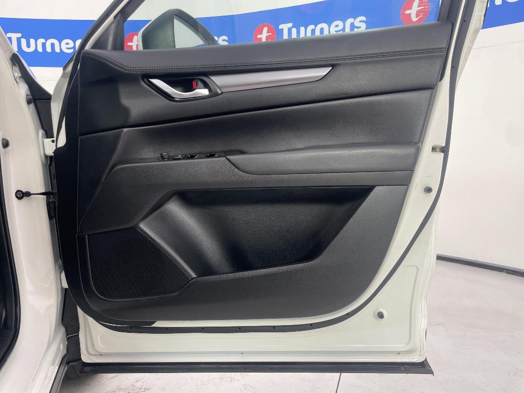 Photo '15' of Mazda CX-5