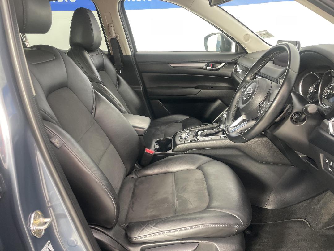 Photo '16' of Mazda CX-5