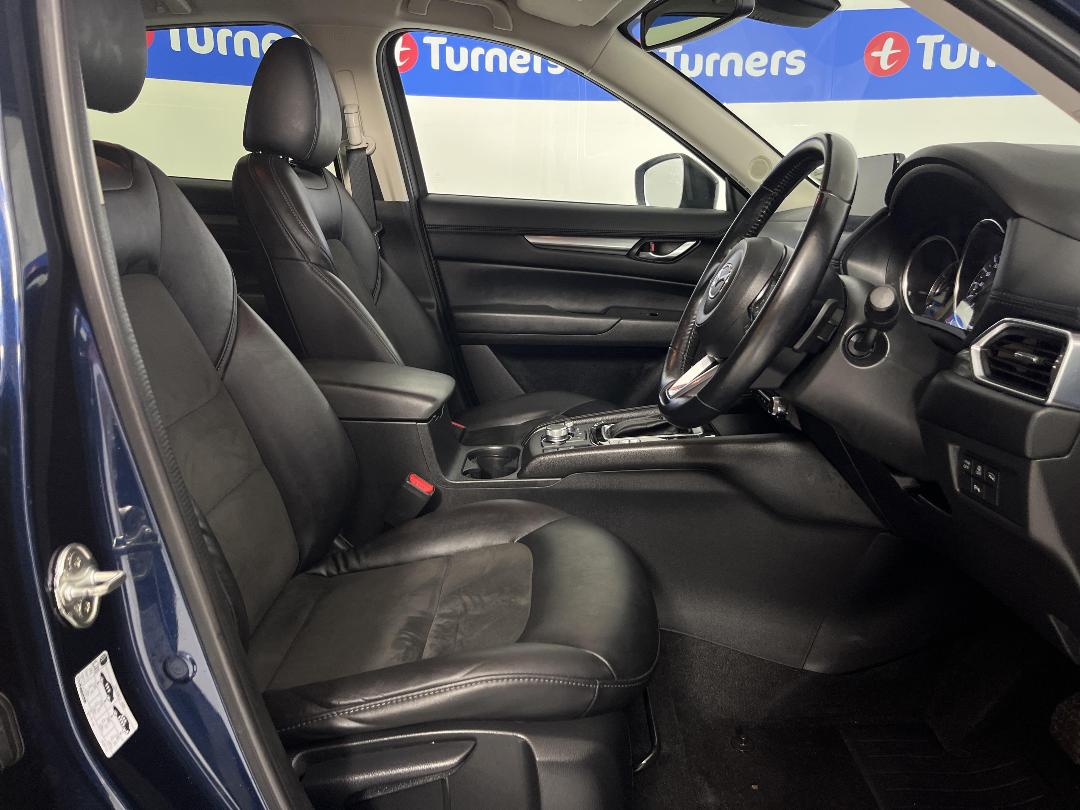 Photo '16' of Mazda CX-5