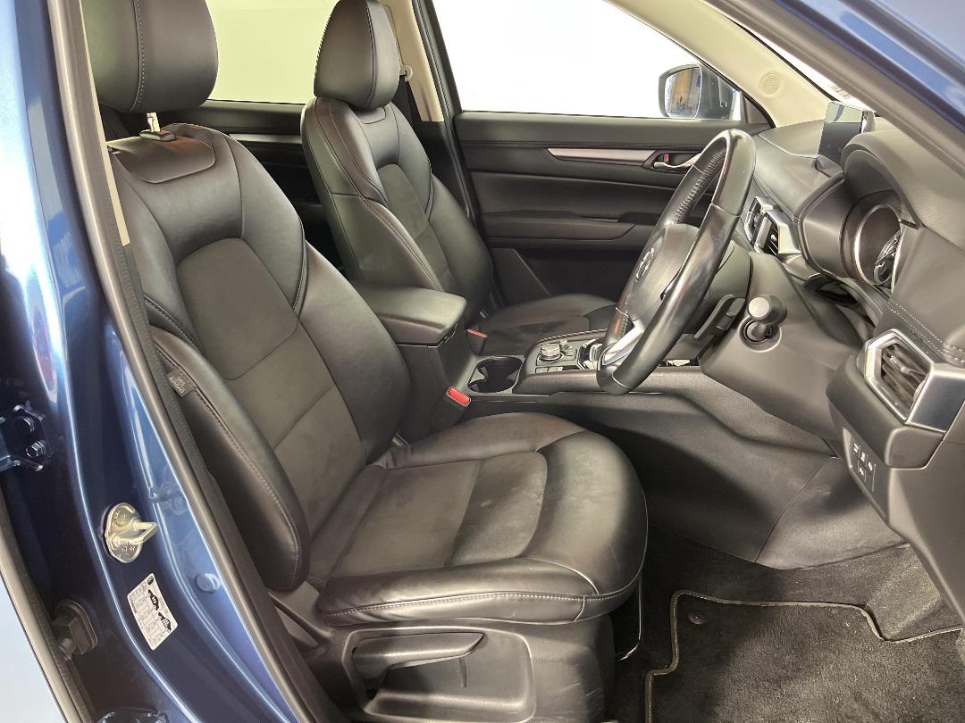 Photo '16' of Mazda CX-5