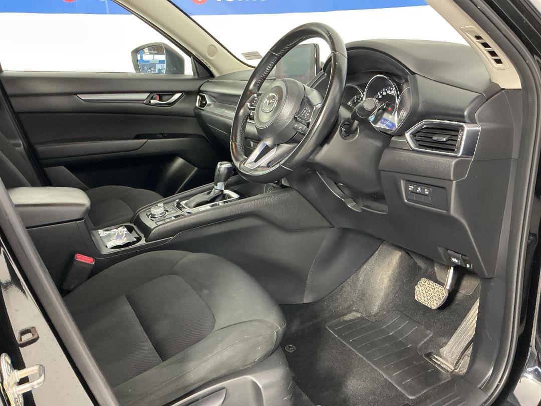 Photo '16' of Mazda CX-5