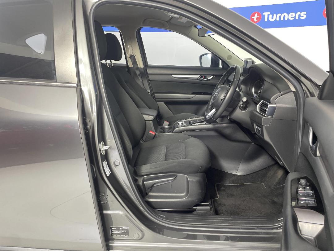 Photo '16' of Mazda CX-5