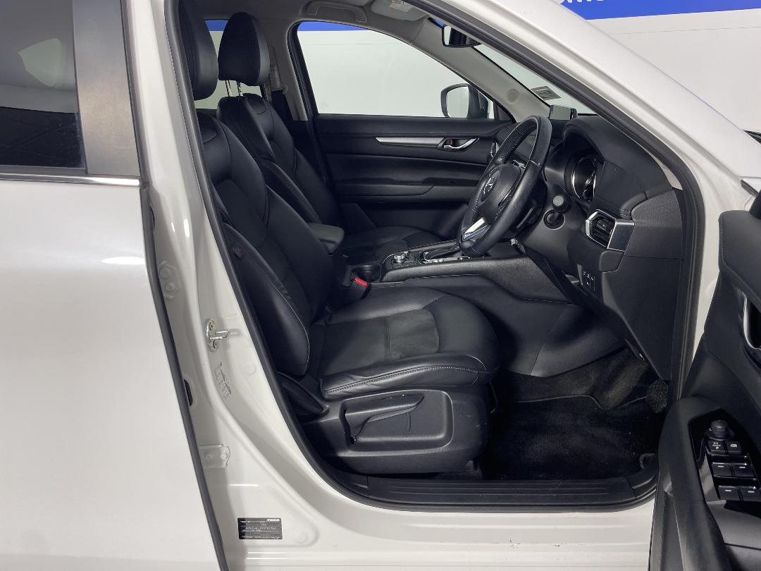 Photo '16' of Mazda CX-5