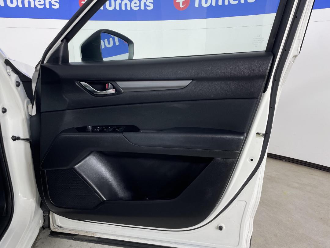 Photo '15' of Mazda CX-5