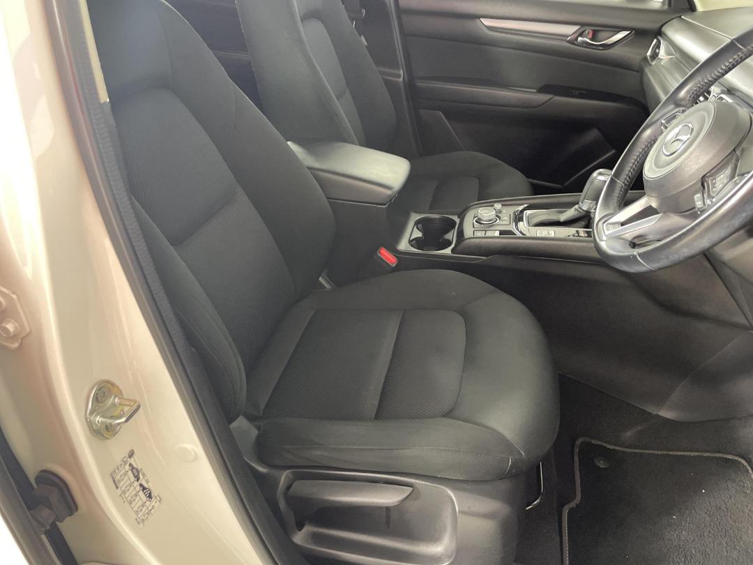 Photo '16' of Mazda CX-5