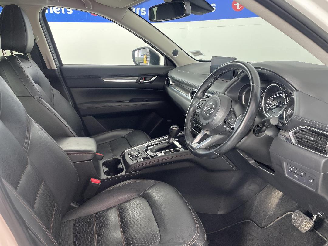 Photo '16' of Mazda CX-5 Photo '16' of Mazda CX-5