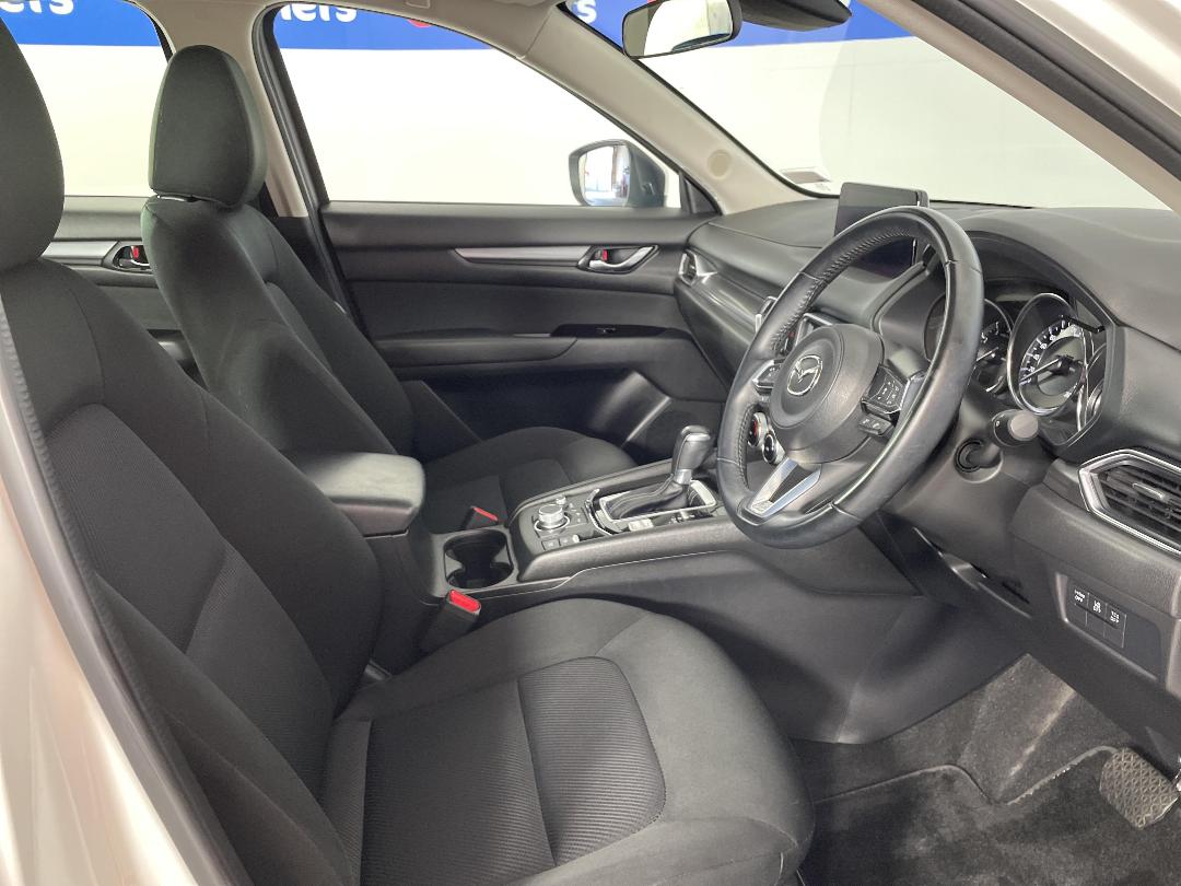 Photo '16' of Mazda CX-5