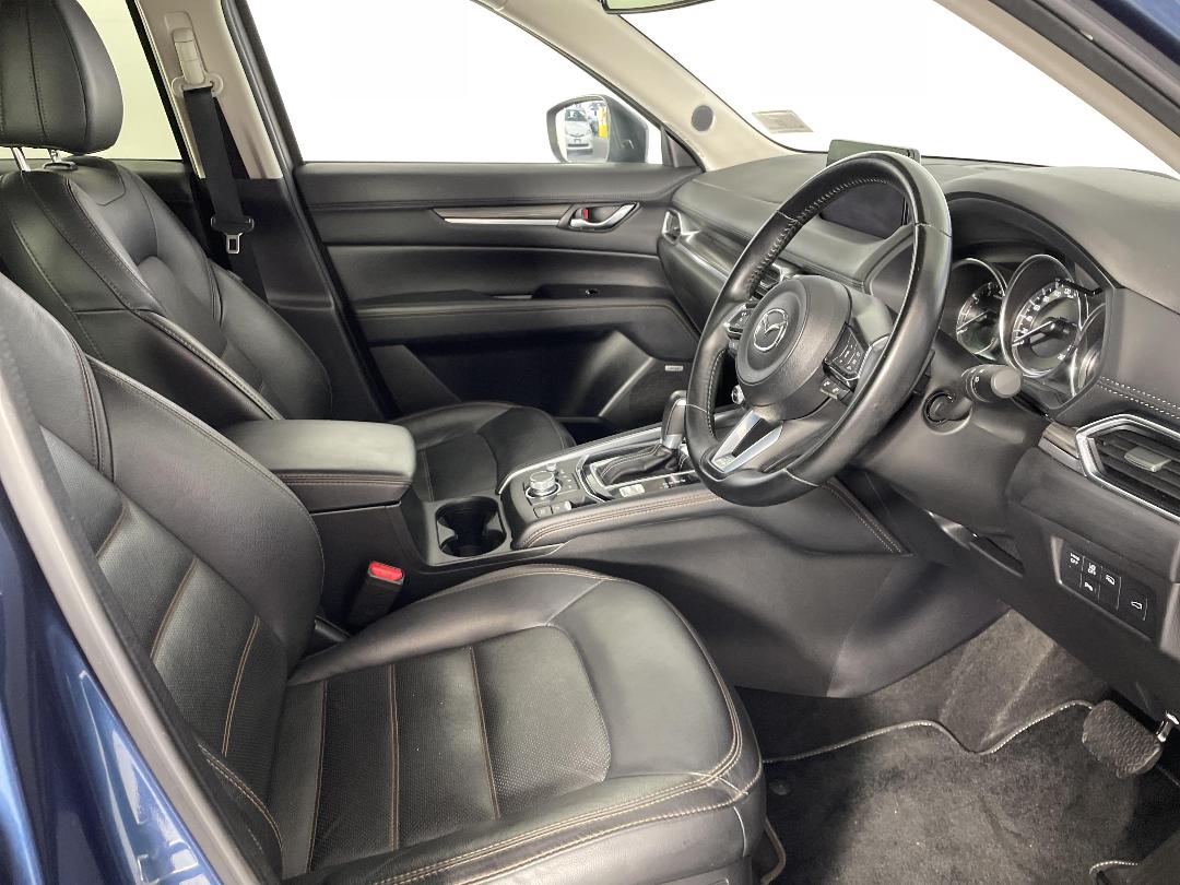 Photo '16' of Mazda CX-5