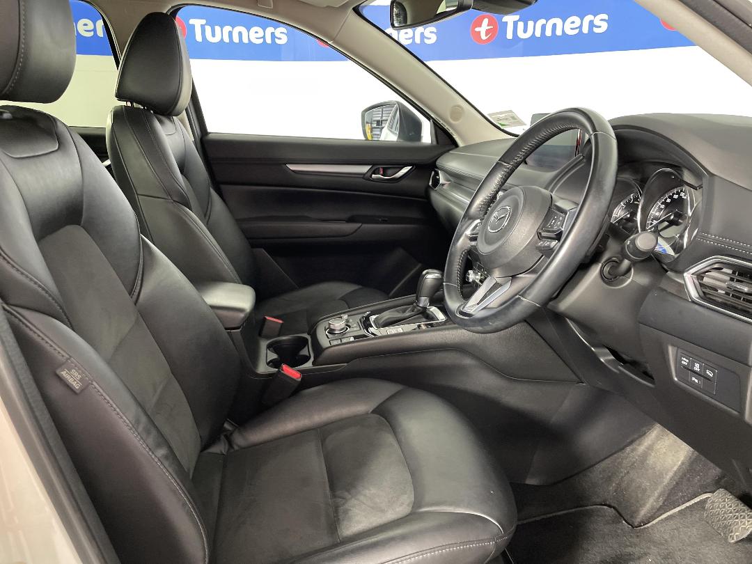 Photo '16' of Mazda CX-5