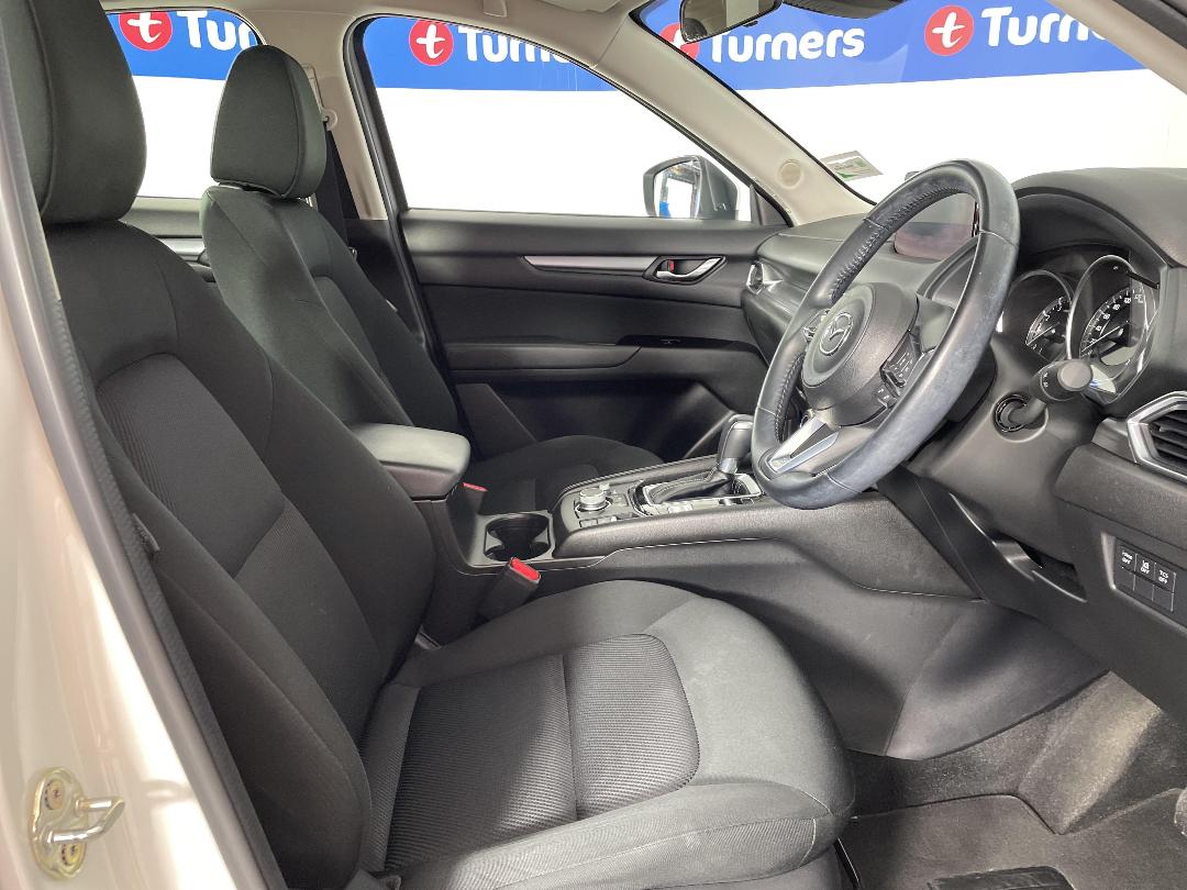 Photo '16' of Mazda CX-5